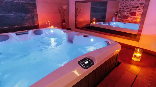 Suite Elsia : le spa privatif éclairé
